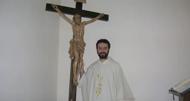 «La Croce c’insegna che i preti morti nella pandemia hanno donato, non perso, la vita»