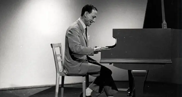 La vera storia di Renato Carosone