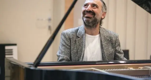 Un concerto di Stefano Bollani augura il Bentornato ai milanesi