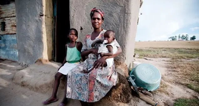 Per la festa della mamma doniamo una culla ai neonati dell'Uganda