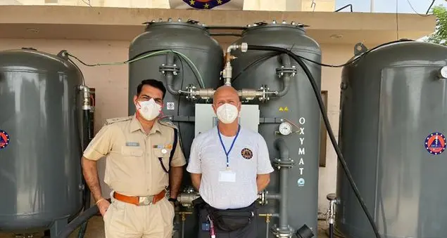 India: 4.000 morti ogni giorno per Covid e l'Italia dona un impianto per l'ossigeno