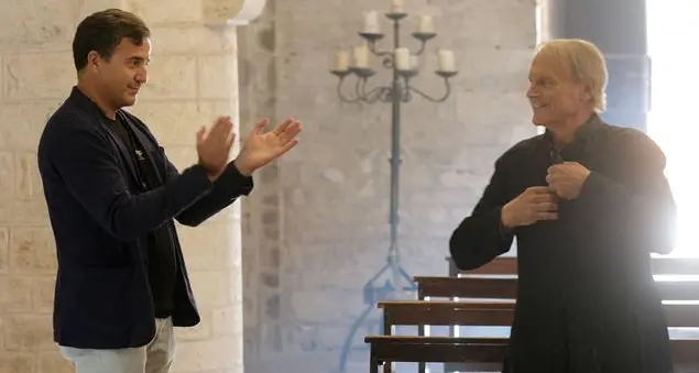 Terence Hill appende la tonaca di don Matteo