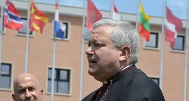 L'Ordinario militare visita il Nato Defense College