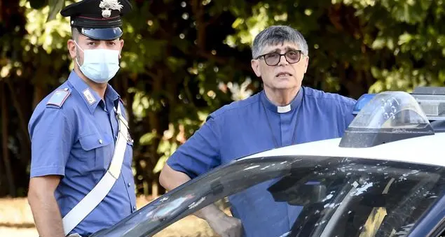 \"Siamo stati abbandonati\": l'amarezza di don Patriciello dopo le sparatorie a Caivano