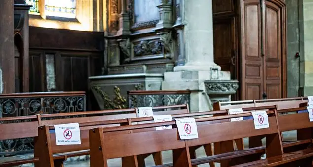 «La Chiesa sia presente in un momento così particolare». Niente green pass per Messe e processioni