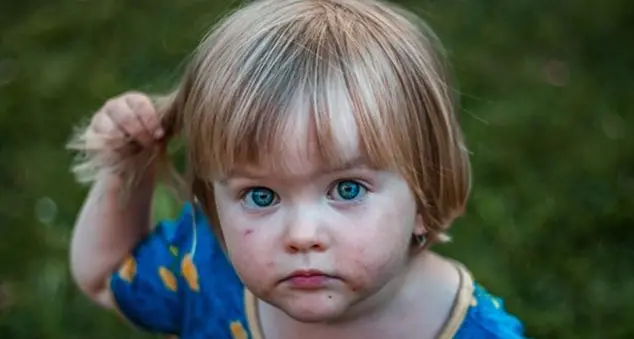 «I bambini possono interrompere gli adulti?»