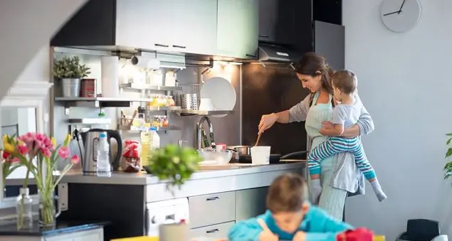 Se le mamme ricevessero un compenso per il loro \"lavoro\" quanto guadagnerebbero?