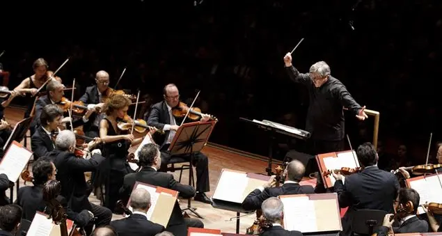 L'Orchestra di Santa Cecilia suona per la Croce Rossa
