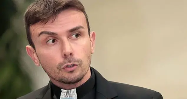 Don Luigi Maria Epicoco cappellano dei media vaticani