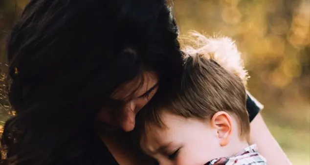 «Con mio marito siamo sull’orlo di un burrone. Il primogenito ne soffre»