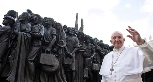 Migranti, il Papa: il futuro delle nostre società è \"a colori\"