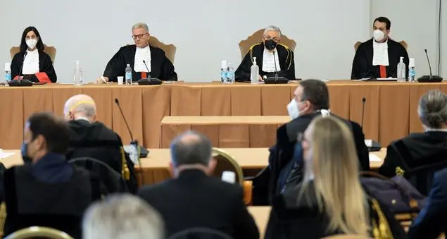 Becciu si difende in aula: «Contro di me accuse mostruose. Non ho paura della verità»