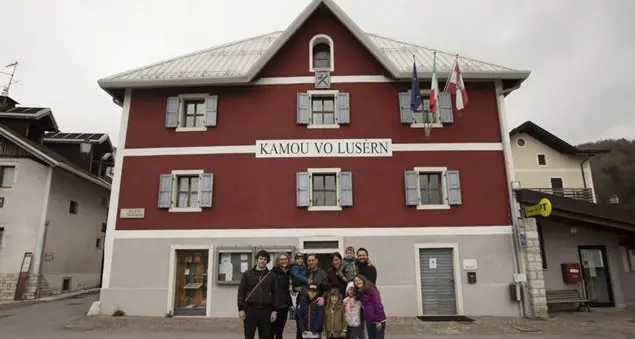 Lassù, dove osano le famiglie. E la montagna rinasce