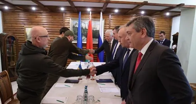 E' tregua temporanea: raggiunta un'intesa sui corridoi umanitari