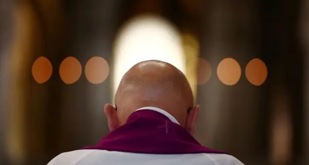 Sacerdoti in crisi di identità?