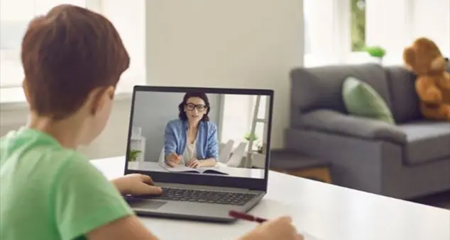 \"Il bambino non può andare a scuola e il genitore chiede la DAD\"