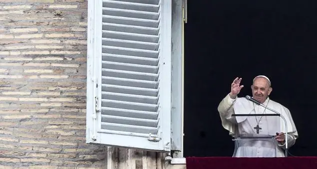 Il Papa: \"La preghiera dà ossigeno alla vita, respiro in mezzo agli affanni. Non trascuriamola mai\"