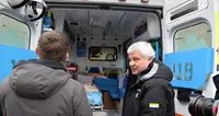 Il cardinale Krajewski torna a Leopoli per donare un'ambulanza