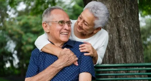 Intimità e amore di coppia tra gli anziani: quando i consigli non diventano prediche