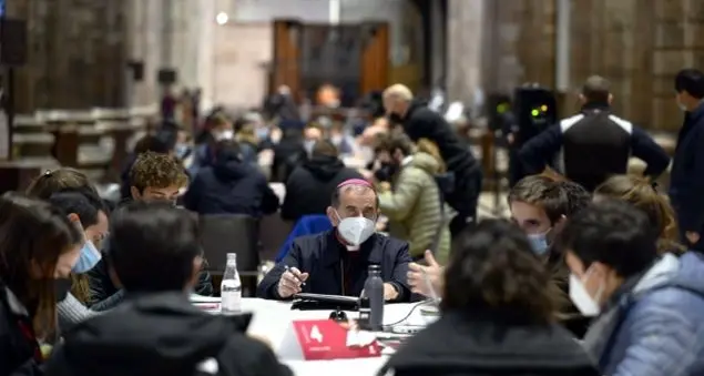 Una Chiesa più piccola, ma animata dalla Pasqua