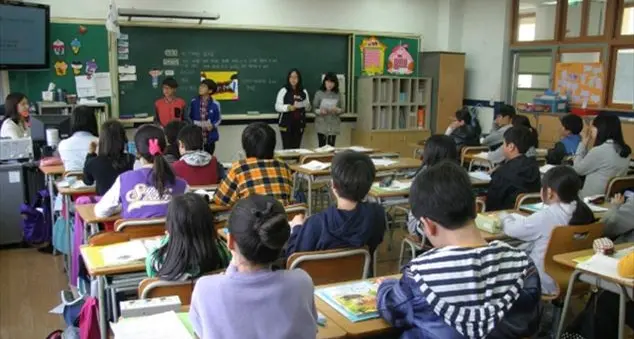 Elementari: se gli insegnanti non danno voti, i bambini come imparano la fatica?