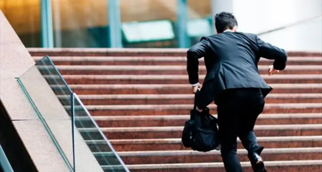 «Nella vita e a scuola viviamo tutto di fretta e con troppa competizione»