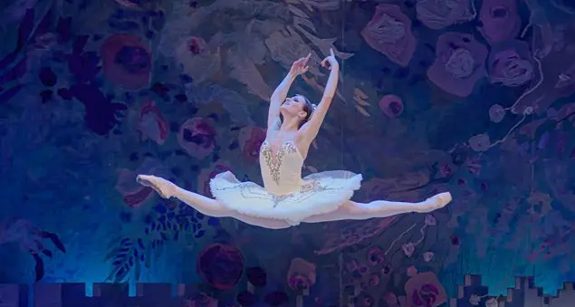 Ballerini russi e ucraini danzano insieme per la pace