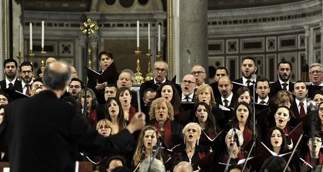 Musica sacra a Cortona con Giovanni Caccamo e il coro Fideles et amati