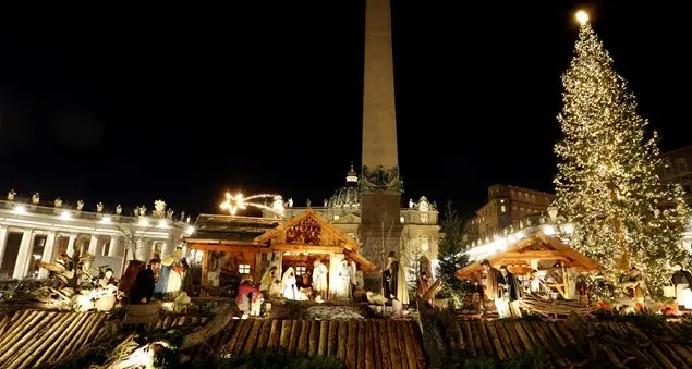 Abete e presepe perché sia Natale