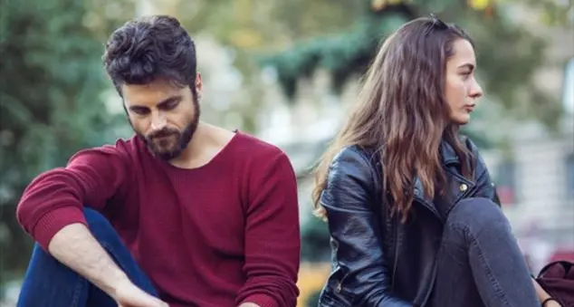 «Vedo maschi possessivi umiliare le loro ragazze che spesso non reagiscono»