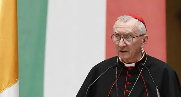 Smorzare i toni e mettere al primo posto il Paese: interviene il cardinale Parolin