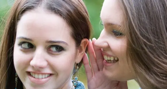 «Ha dodici anni e dice di essere bisessuale. Ha fantasie su un’amica»