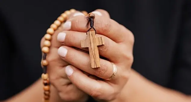 Ave Maria, «del tuo seno/del seno tuo»: qual è la versione giusta?