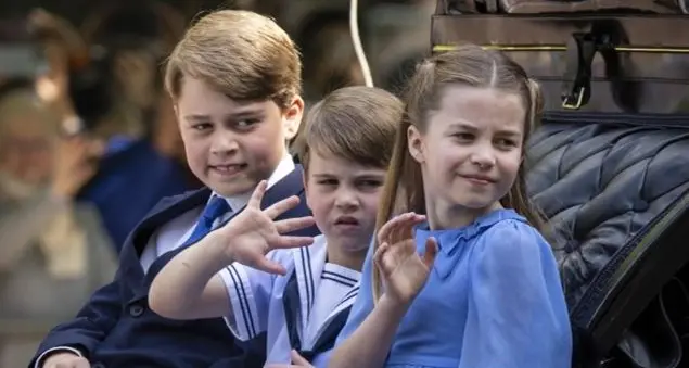 Quando le cerimonie sono noiose e i bambini si ribellano