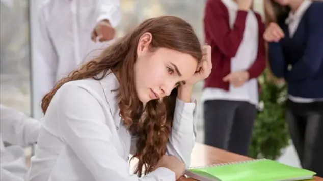 «Come le insegniamo ad affrontare un compagno di classe che la bullizza?»