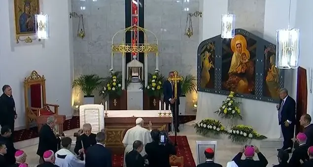 Il Papa alla Chiesa kazaka: «Anche se piccoli siate segno di unità, pace e misericordia»