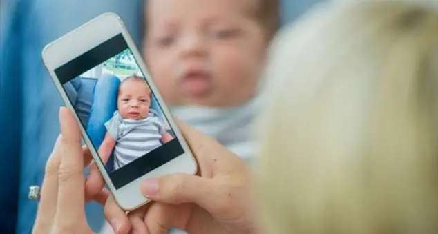 Quando le foto dei figli sui Social diventano pericolose e fastidiose
