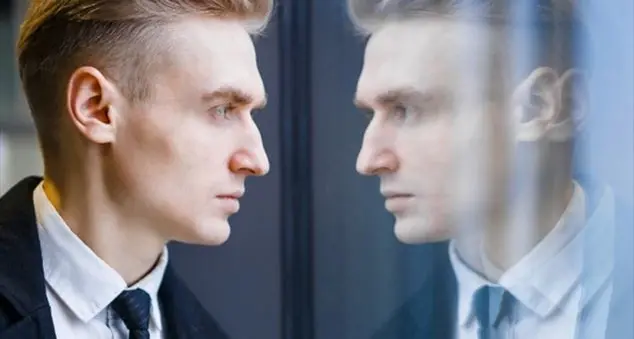 Autodenigrazione: umiltà o poca considerazione di sé?