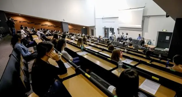 Vale ancora la pena studiare?