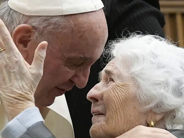 Le lezioni di papa Francesco sulla vecchiaia