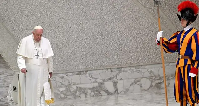 «L’omosessualità non è un crimine. Le critiche? Meglio in faccia»