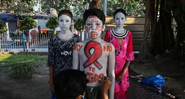 Unicef: anche nella lotta al virus Hiv i bambini restano indietro