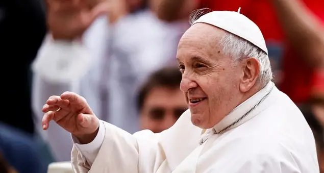 Il Papa agli anziani: «Dobbiamo essere coerenti per salvare la fede dei giovani»