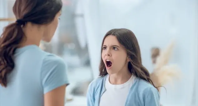 «Insisteva per la vacanza al mare e solo all'ultimo ci dice: \"Con voi non ci vengo, parto con l'oratorio!\"»