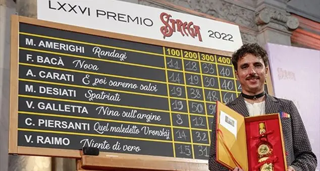 Vince Desiati con i suoi Spatriati che cercano rifugio (anche) nei riti