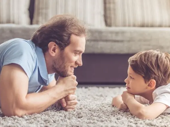 Smart Working e figli: «Lavorando da casa mi sono preso cura dei bambini»