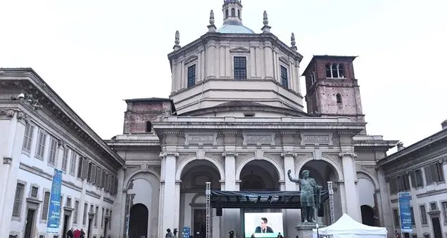 Milano accoglie il mondo e costruisce la società di domani