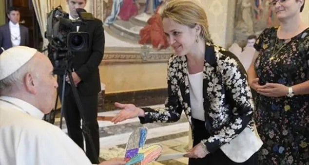 Papa Francesco alle Associazioni Familiari: «Pornografia ed utero in affitto, minacce alla dignità dell'uomo e della donna»