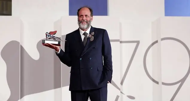 Famiglia sotto attacco e genitorialità in crisi nei film di Venezia 79