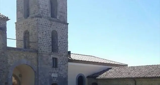 Dio si nasconde ma poi si fa trovare